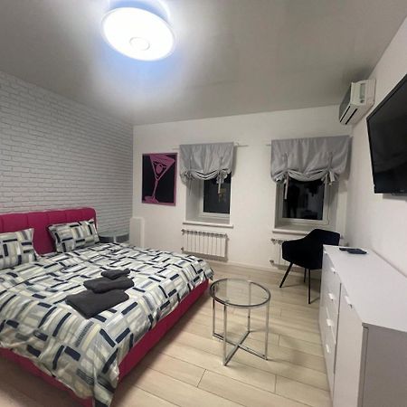 2-Room Luxury Apartment In The Center Киев Экстерьер фото