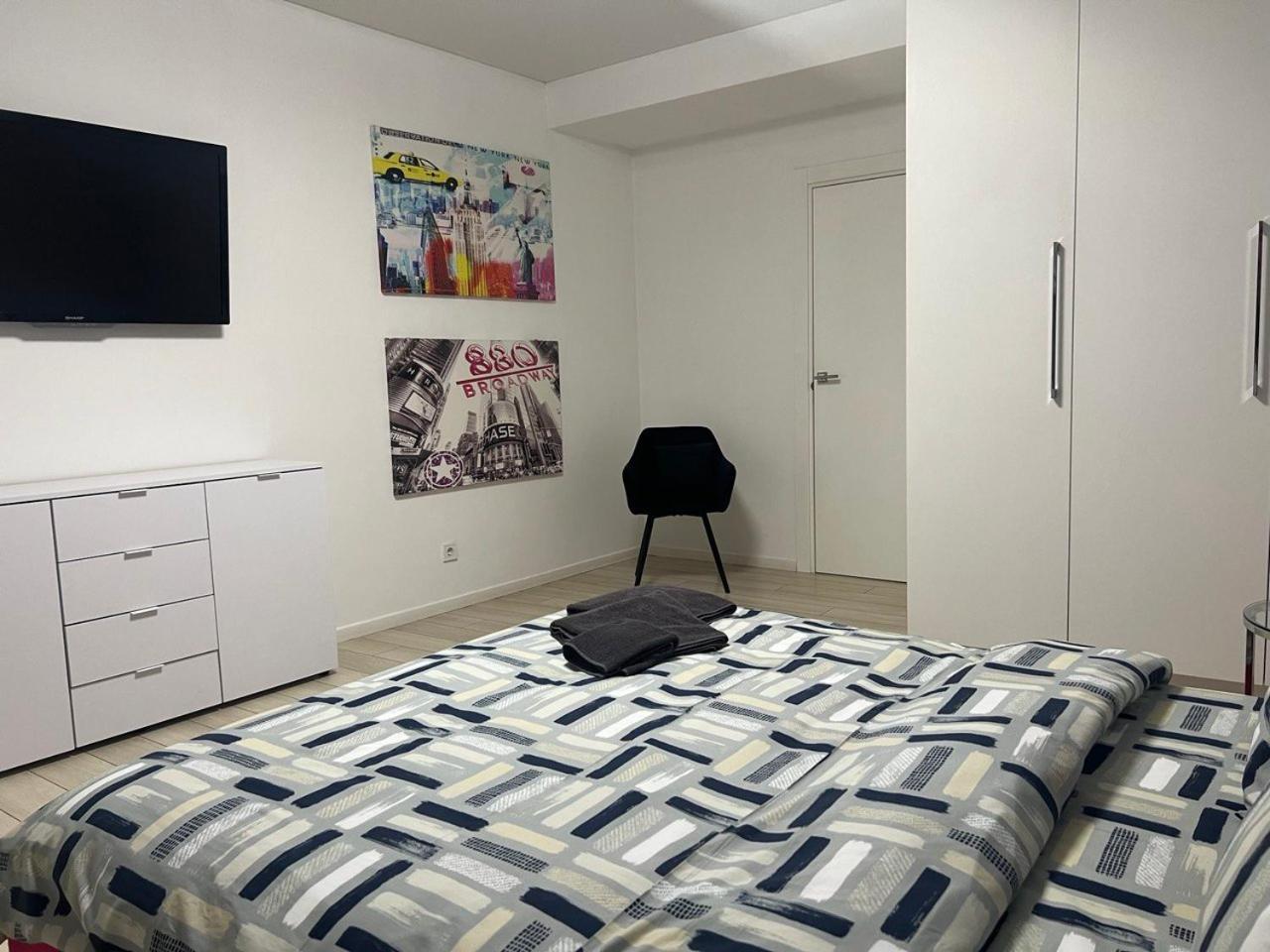 2-Room Luxury Apartment In The Center Киев Экстерьер фото