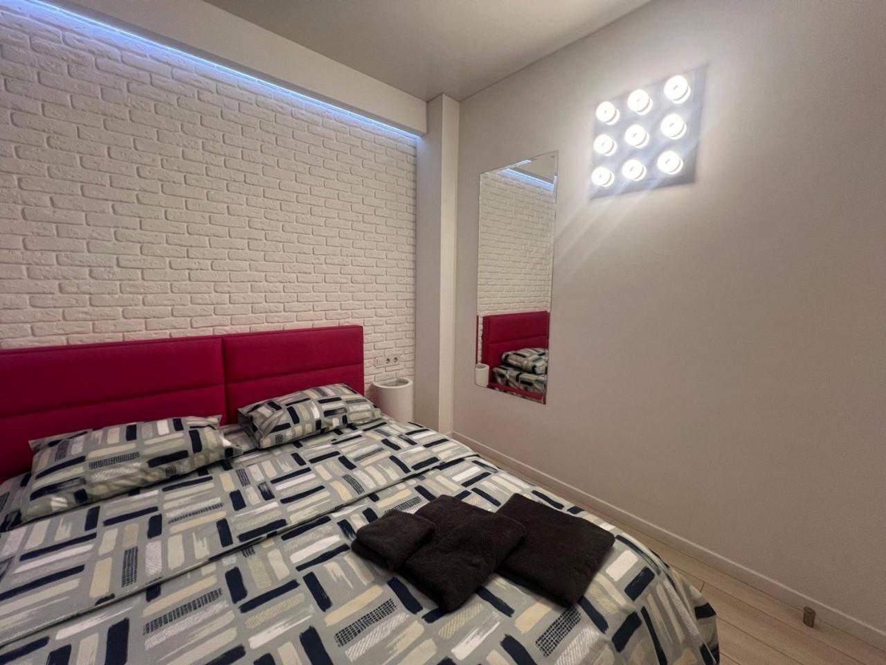2-Room Luxury Apartment In The Center Киев Экстерьер фото